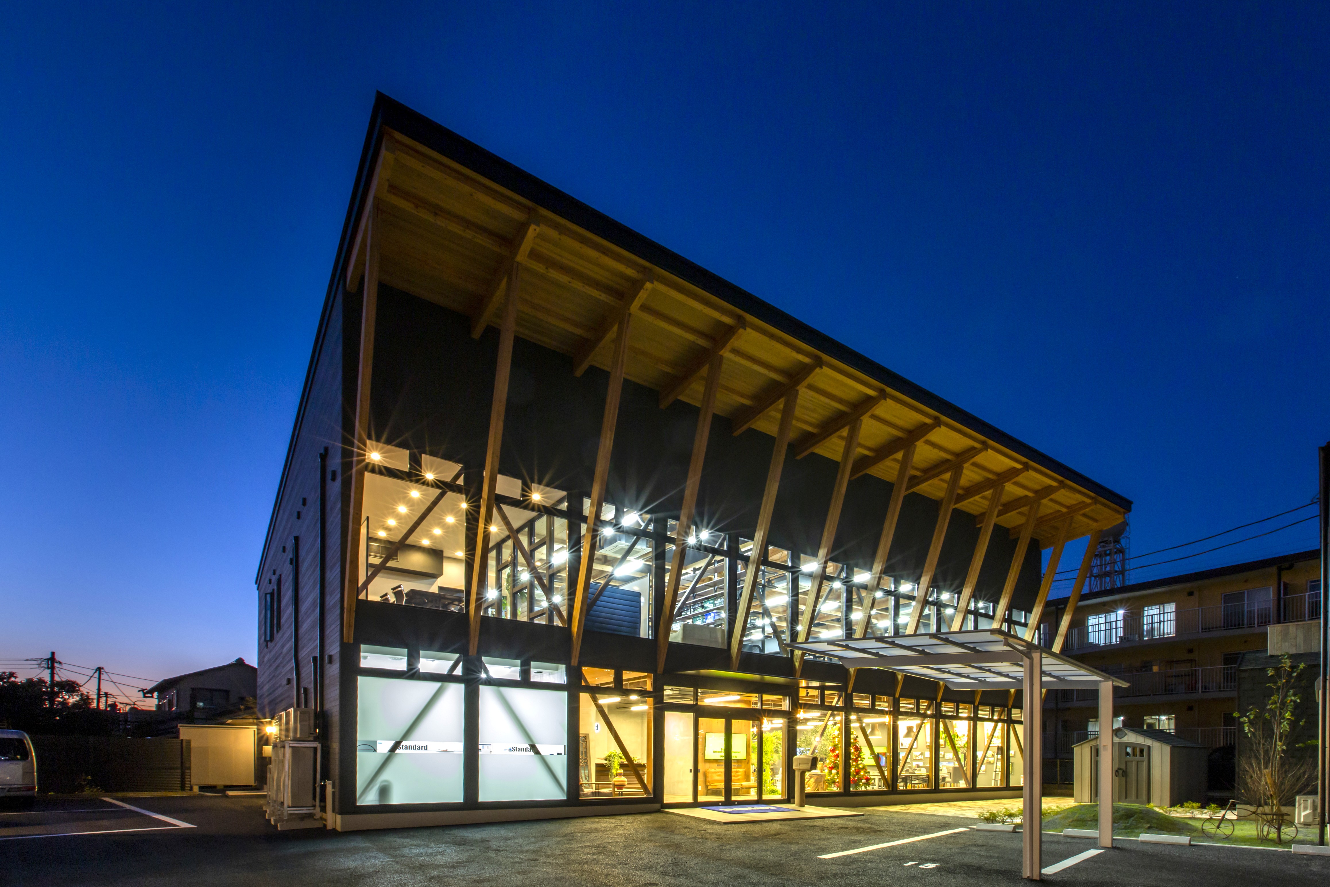 株式会社Standard